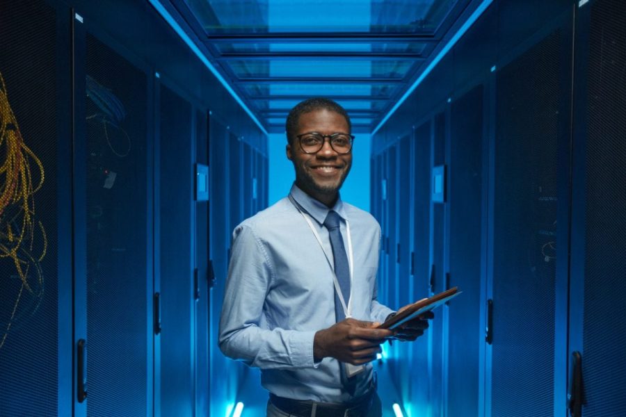 Crescimento de 56% nas buscas por vagas em tecnologia revela novas dúvidas