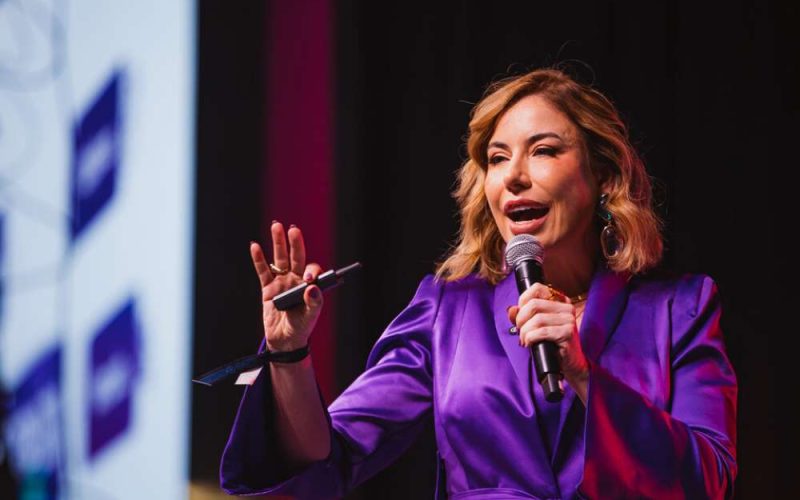 Camila Renaux é uma das 30 principais influenciadoras de marketing no Brasil