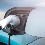 Carregamento seguro de carros elétricos: orientações após incêndio com BYD Dolphin