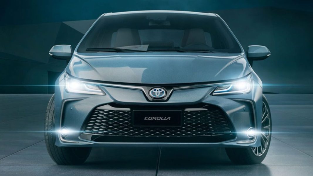 Corolla híbrido tem desconto de R$ 58.695 para taxistas e parte de R$ 133.195 em agosto