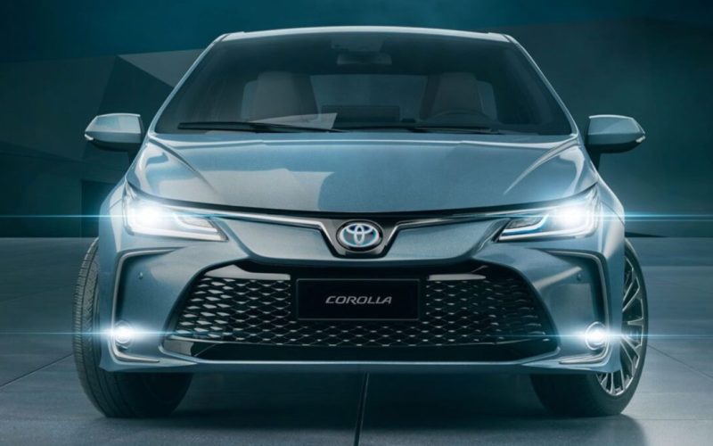 Corolla híbrido tem desconto de R$ 58.695 para taxistas e parte de R$ 133.195 em agosto