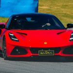 Lotus revela preços de modelos no Brasil, com elétricos mais acessíveis que V6