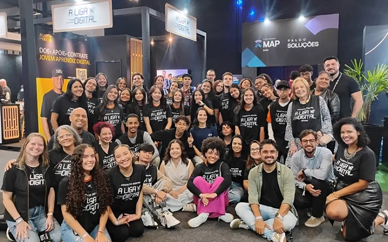 O impulso do digital: jovens de favelas no Fórum E-commerce Brasil 2026
