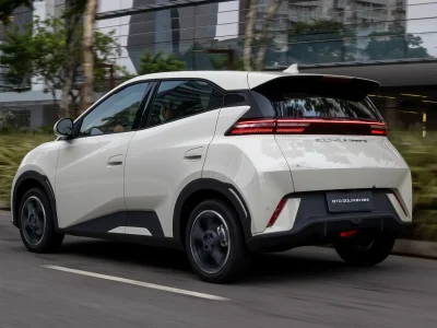 Crescem emplacamentos de carros elétricos e híbridos que alcançam 17% no Brasil
