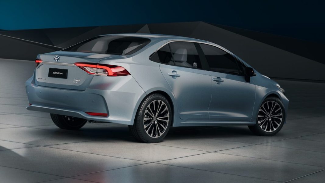 Toyota reduz em até R$ 45 mil o preço do Corolla Hybrid para clientes PcD