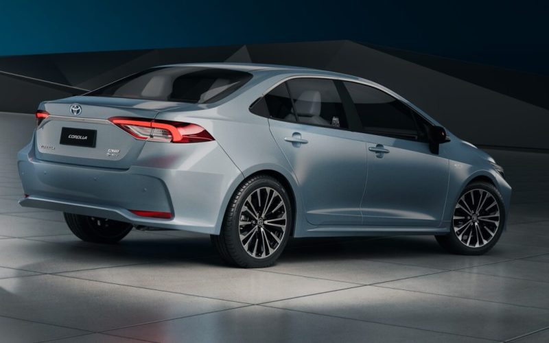 Toyota reduz em até R$ 45 mil o preço do Corolla Hybrid para clientes PcD