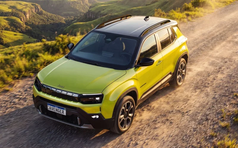 Jeep Avenger chega ao Brasil em três versões com preços a partir de R$ 114.990