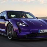 Porsche reafirma continuidade do Taycan após queda de vendas de quase 60% em relação ao auge