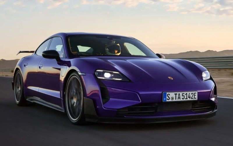 Porsche reafirma continuidade do Taycan após queda de vendas de quase 60% em relação ao auge