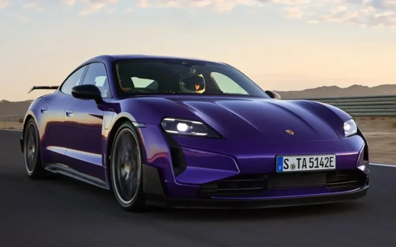 Porsche reafirma continuidade do Taycan após queda de vendas de quase 60% em relação ao auge