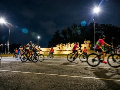 Pedalada Noturna em São Paulo promove mobilidade e inclusão para ciclistas