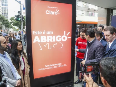 Iniciativa Abrigo Amigo transforma pontos de ônibus em espaços seguros