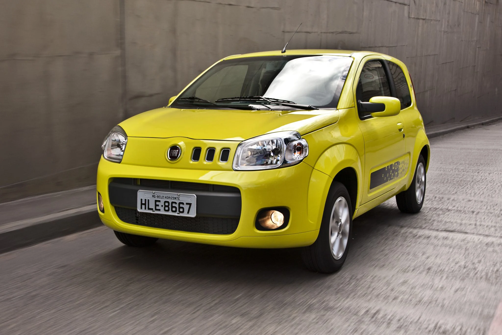 iPhone Duo a R$ 31 mil: 10 carros usados que custam preço similar Fiat Uno Vivace