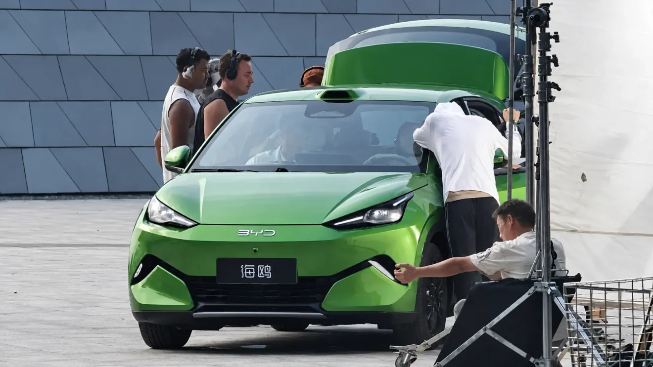 BYD Dolphin Mini inova com cabine sem painel e tela central, chegada em 2028 Novo elétrico da BYD