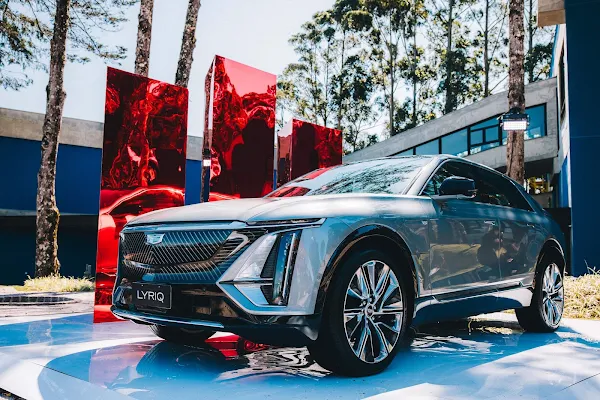 Cadillac LYRIQ: SUV premium elétrico chega ao Brasil - preço R$ 820 mil Cadillac LYRIQ: SUV premium elétrico chega ao Brasil - preço R$ 820 mil