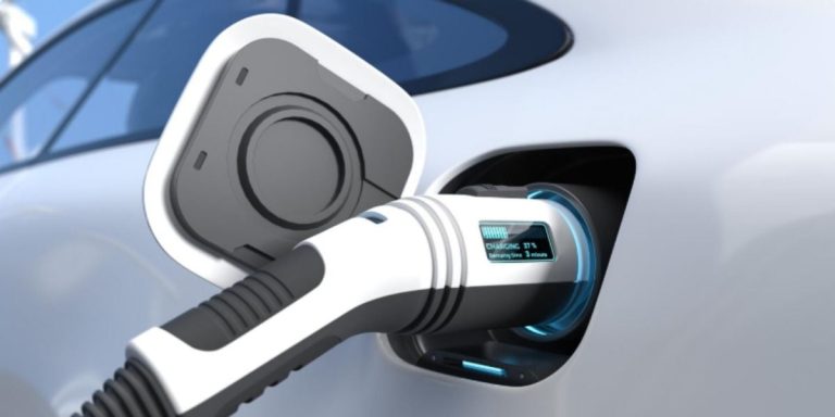 BYD traz a Brasília seu primeiro carregador ultrarrápido para carros elétricos