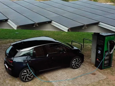 Consulta pública da Aneel propõe novas regras para energia solar, baterias e EVs