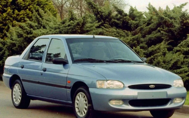 Escort Sedan: um sedã promissor que ficou para trás nos anos 90