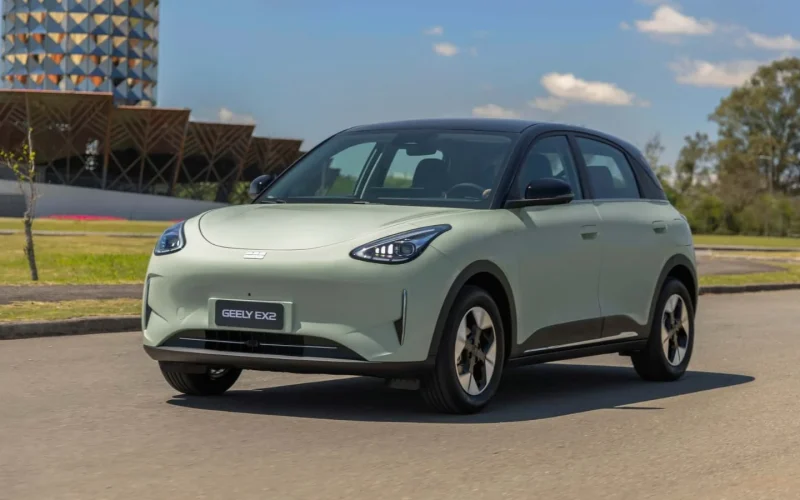 Geely inicia vendas diretas com preços a partir de R$ 104 mil para EX2