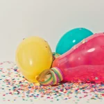 Balão biodegradável promete reduzir impacto ambiental de festas e eventos