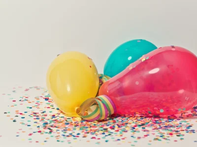 Balão biodegradável promete reduzir impacto ambiental de festas e eventos