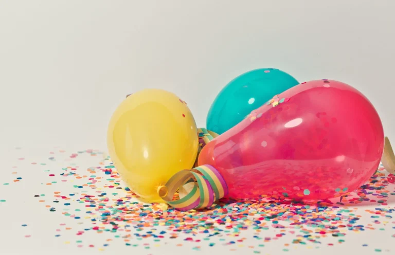 Balão biodegradável promete reduzir impacto ambiental de festas e eventos