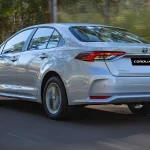 Carros elétricos superam sedãs em vendas, sinalizando sua queda no Brasil