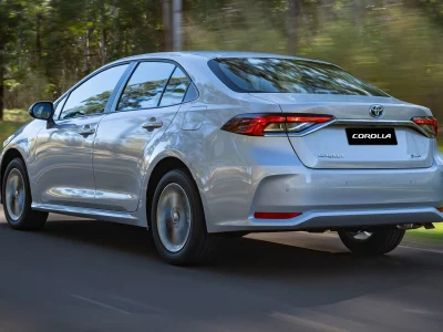 Carros elétricos superam sedãs em vendas, sinalizando sua queda no Brasil