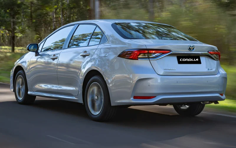 Carros elétricos superam sedãs em vendas, sinalizando sua queda no Brasil