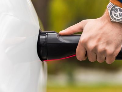 Pontos de recarga para carros elétricos na BR-381 entre Minas e São Paulo