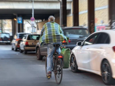 Regras essenciais para ciclistas no trânsito: saiba como circular com segurança