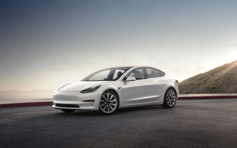 Acidente fatal com Tesla Model 3 levanta questões sobre o Autopilot
