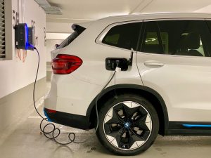 Brasileiros priorizam autonomia ao considerar compra de carros elétricos