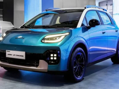 GAC apresenta Aion UT Cross, hatch elétrico com visual aventureiro e suspensão elevada
