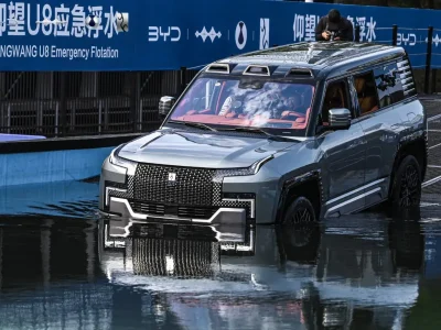 Yangwang irá lançar SUV flutuante e superesportivo no Brasil em 2027
