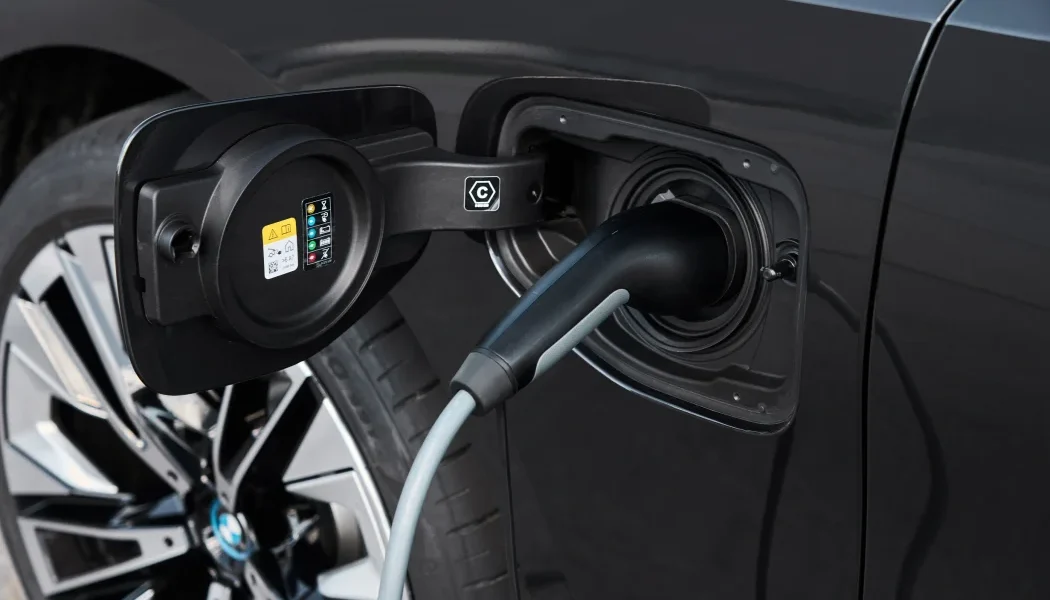 BYD King GS é o carro híbrido plug-in mais econômico do Brasil em 2026