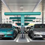 Uso inadequado de cabos de carregadores de carros elétricos gera alerta de segurança