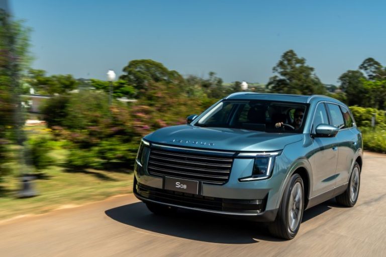 Jetour S08 chega ao Brasil: SUV híbrido de sete lugares por R$ 259.900