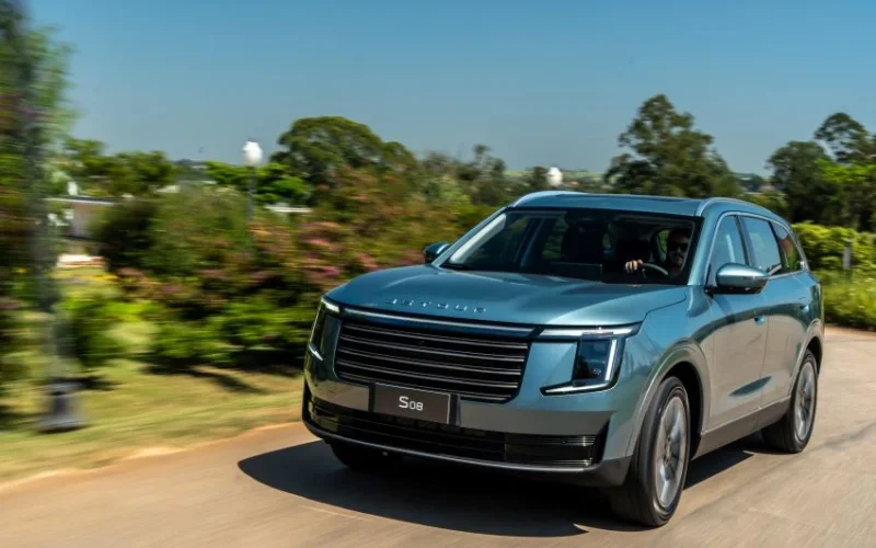 Jetour S08 chega ao Brasil: SUV híbrido de sete lugares por R$ 259.900