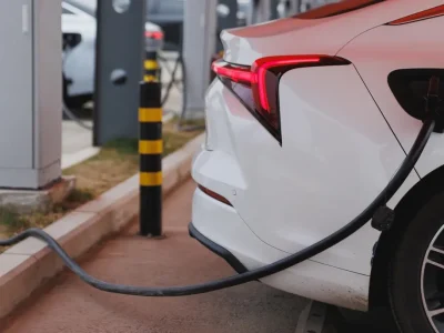Fortaleza lidera Nordeste em número de postos de recarga para elétricos com 498 unidades
