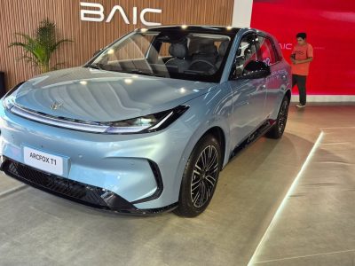 BAIC inicia pré-venda do elétrico Arcfox T1 por R$ 129,9 mil no Brasil