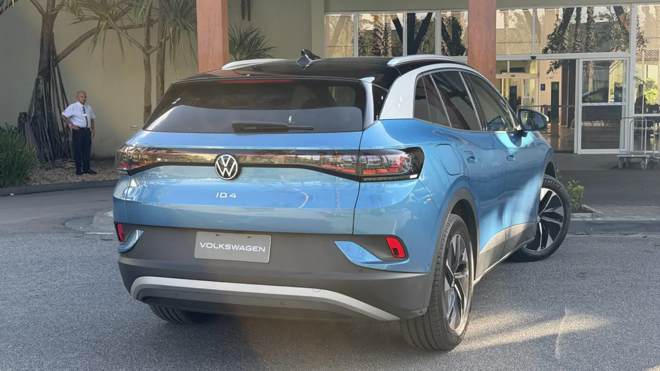 Volkswagen ID.4 2027 estático na cor azul