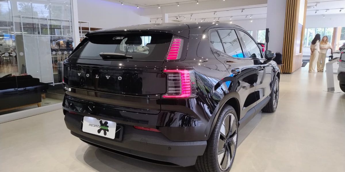 Volvo registra mais vendas de modelos elétricos do que híbridos no Brasil