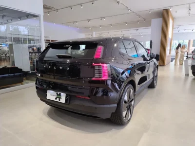 Volvo registra mais vendas de modelos elétricos do que híbridos no Brasil