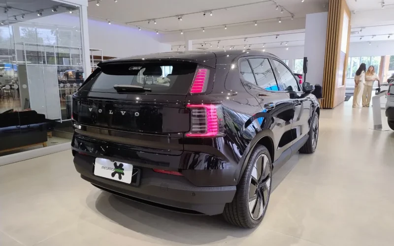 Volvo registra mais vendas de modelos elétricos do que híbridos no Brasil