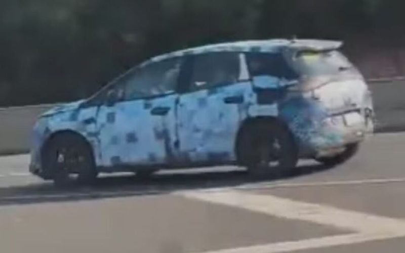 Flagrante do BYD Dolphin GT híbrido flex em testes nas ruas do Brasil