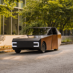 Estudantes da Clemson apresentam carro elétrico que gera energia solar excedente