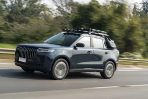 Jaecoo 5 ou Omoda 5: comparativo dos SUVs híbridos da Chery no Brasil
