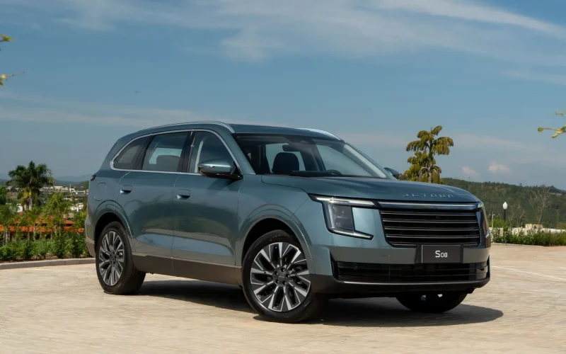 Jetour S08: SUV familiar híbrido de 7 lugares com geladeira e potente motor