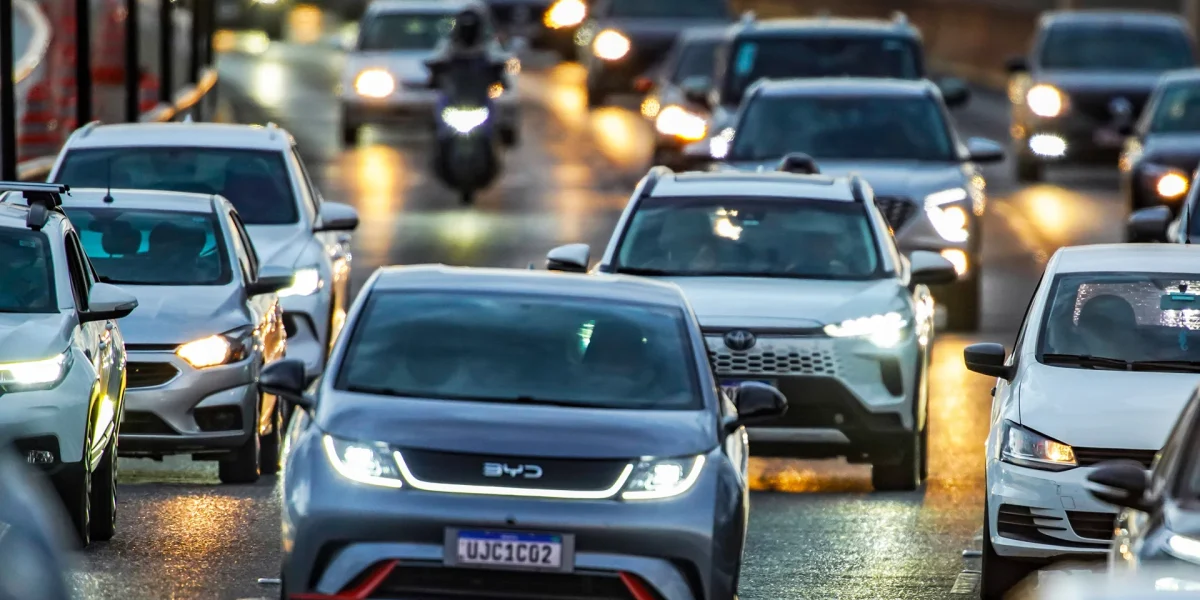 Suspeita de Fraude em Registro de Carros Elétricos na Divisa de Brasília